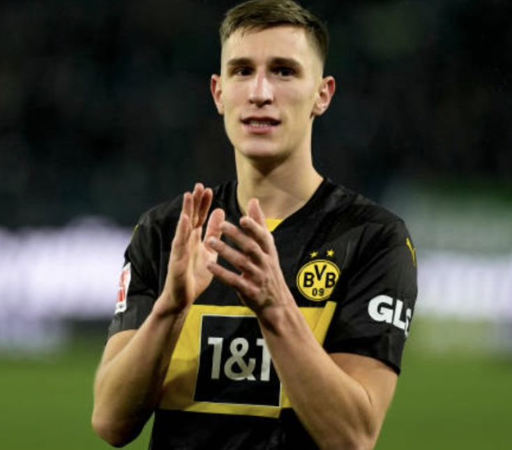 拜仁总监埃贝尔谈球员续约与转会策略：核心优先，未来待定